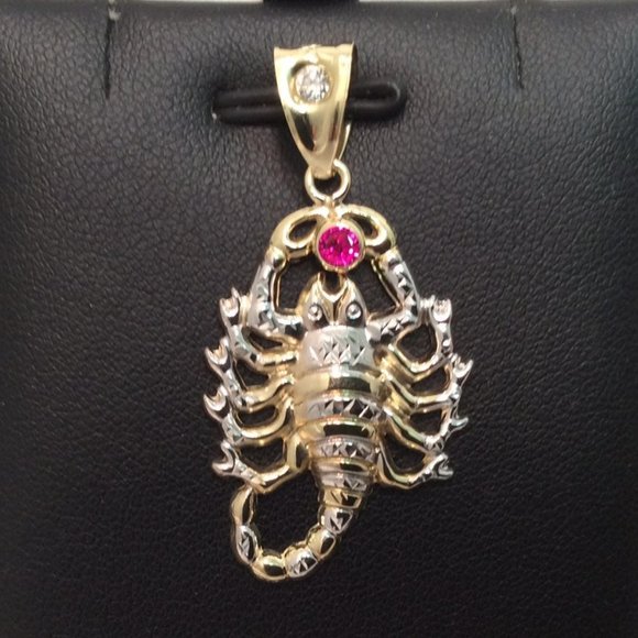 10K  Yellow Real Gold RED CZ Scorpion Pendant 2.5gr - Picture 1 of 7